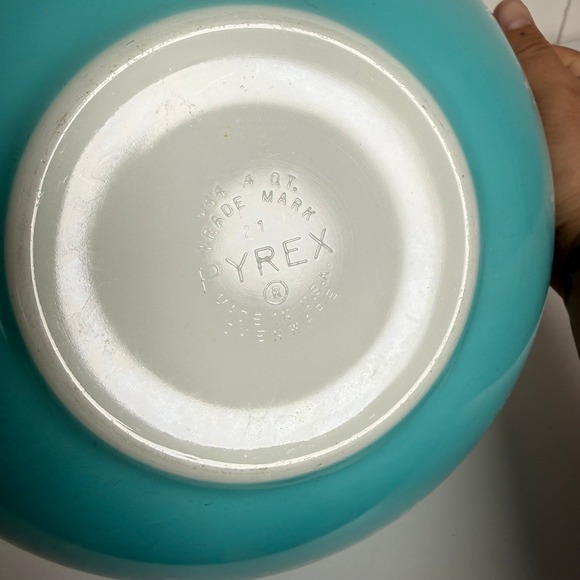Pyrex Butterprint Cinderella Mixing Bowls 444 Set of 2 Turquoise White 4QT MCM - Picture 12 of 16
